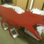 ダンボールで作る恐竜ディスプレイ。