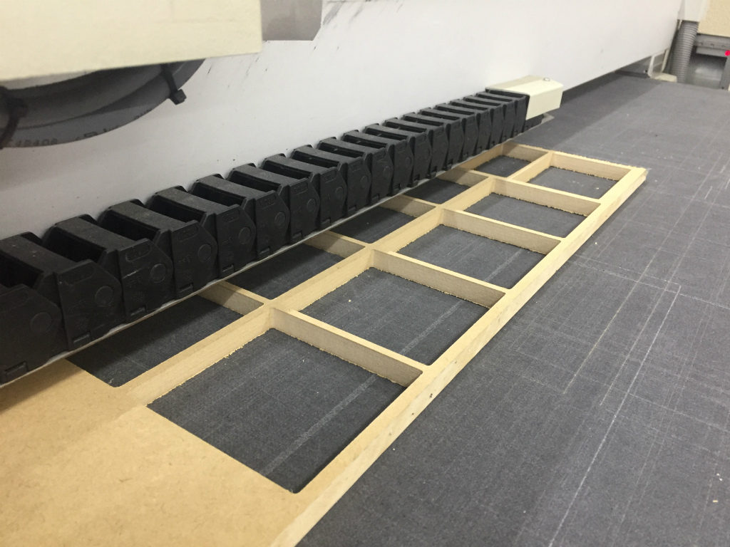 MDF　カット
