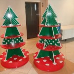 クリスマス装飾におしゃれでかわいいツリーの什器はいかがですか？
