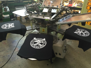 また例のTシャツを印刷中です。
